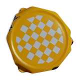 Enamelled metal underside