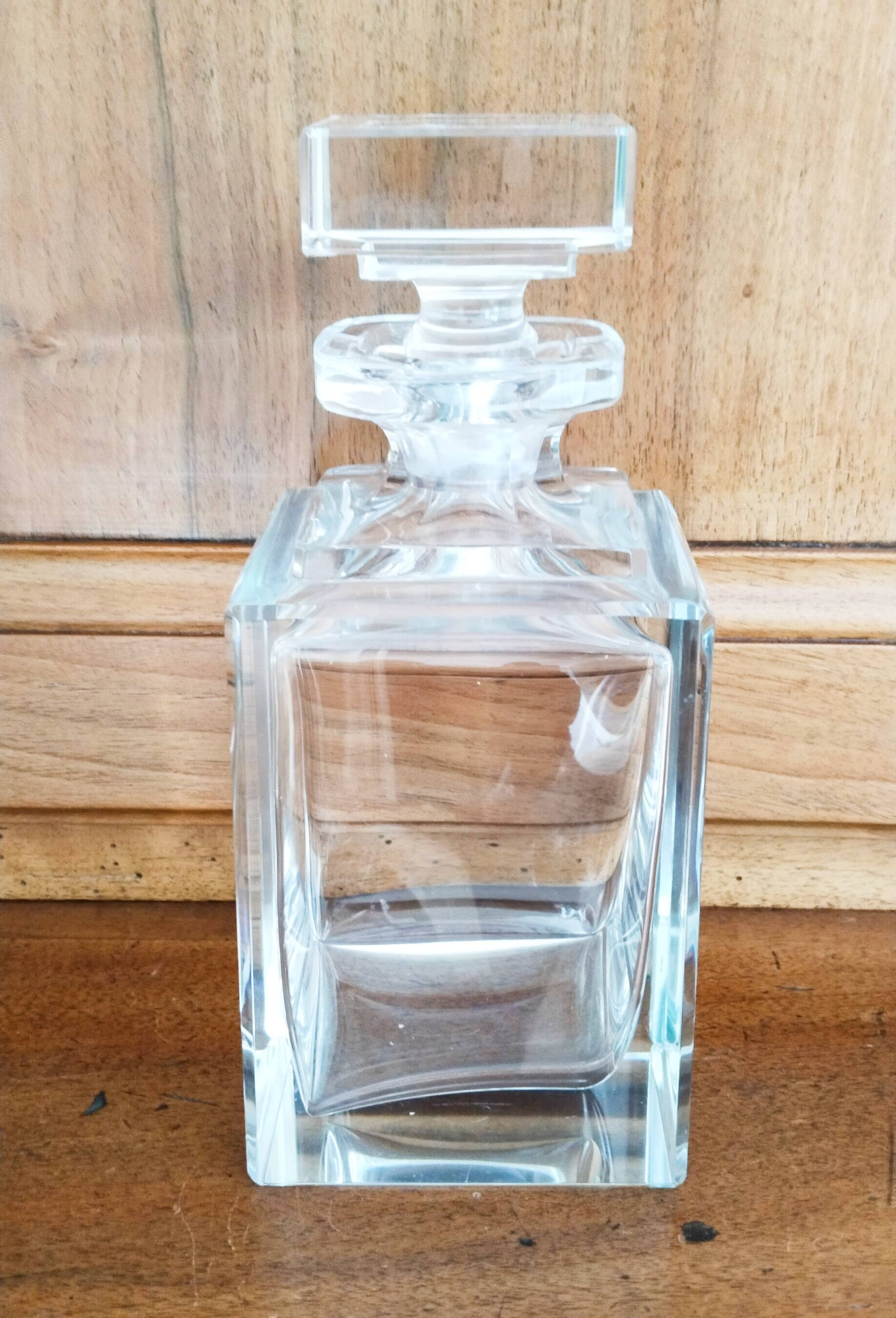 Crystal liqueur and whiskey decanter
