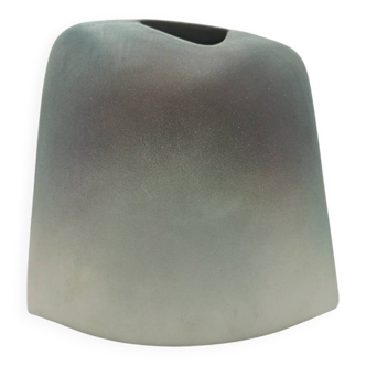 Modernist vase in glazed porcelain