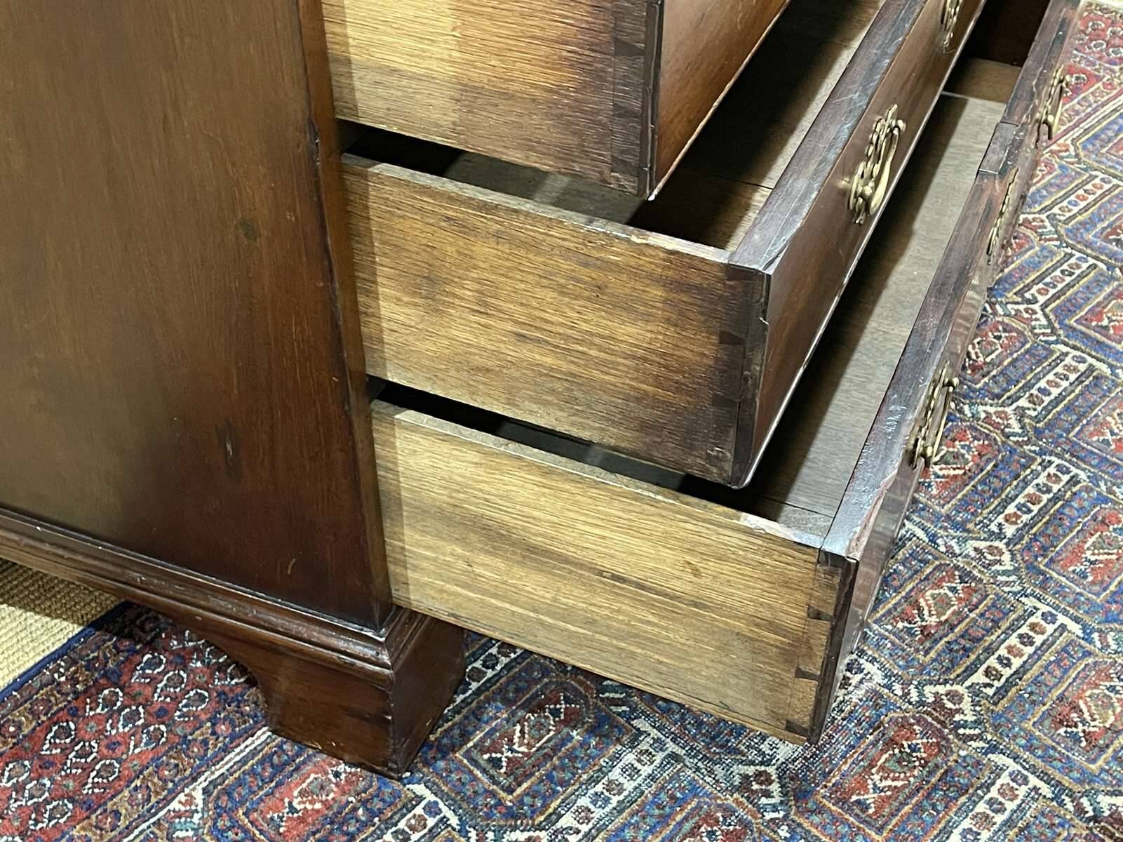 English donkey desk in Georgian style dating from the 19th century in mahogany and oak
