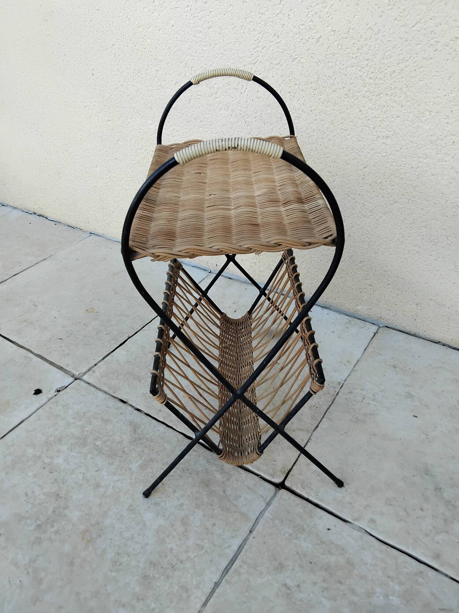 Porte revues vintage métal osier