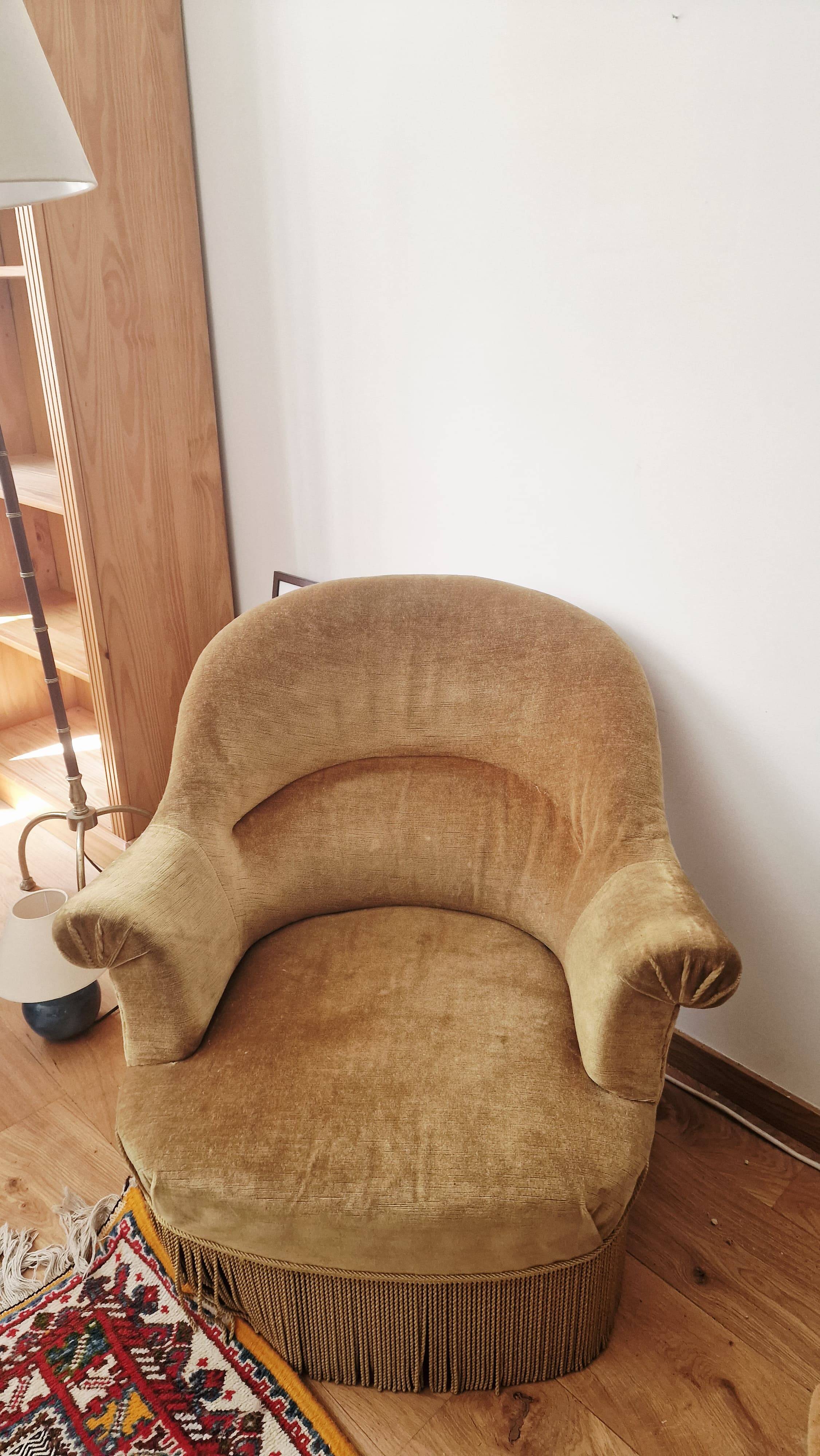 Complete toadstool lounge