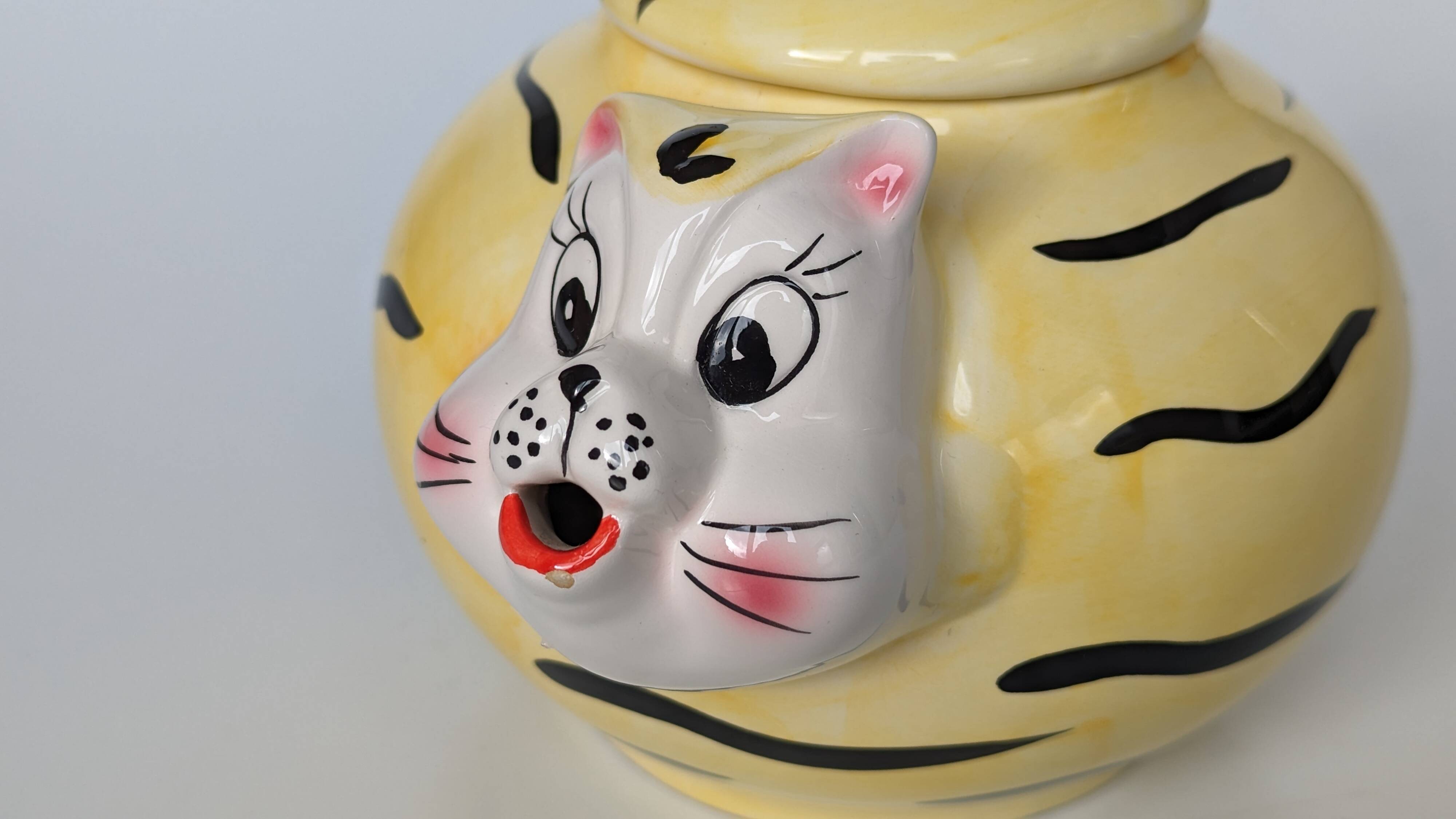 Anthropomorphic teapot coffee maker Tiger and baby tiger - Height 16 cm x Diameter 14 cm