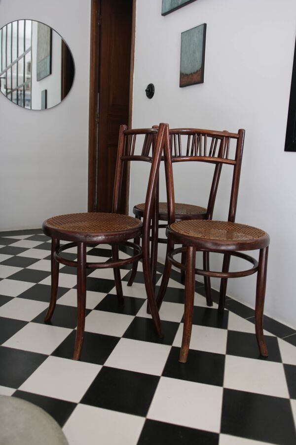 3 chaises bistrot bois courbé, Fischel, fin XIXe - début XXe.