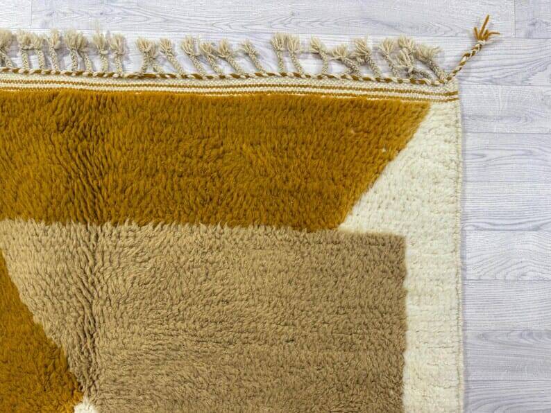 Handmade wool rug for decoration, size 200 x 300 cm