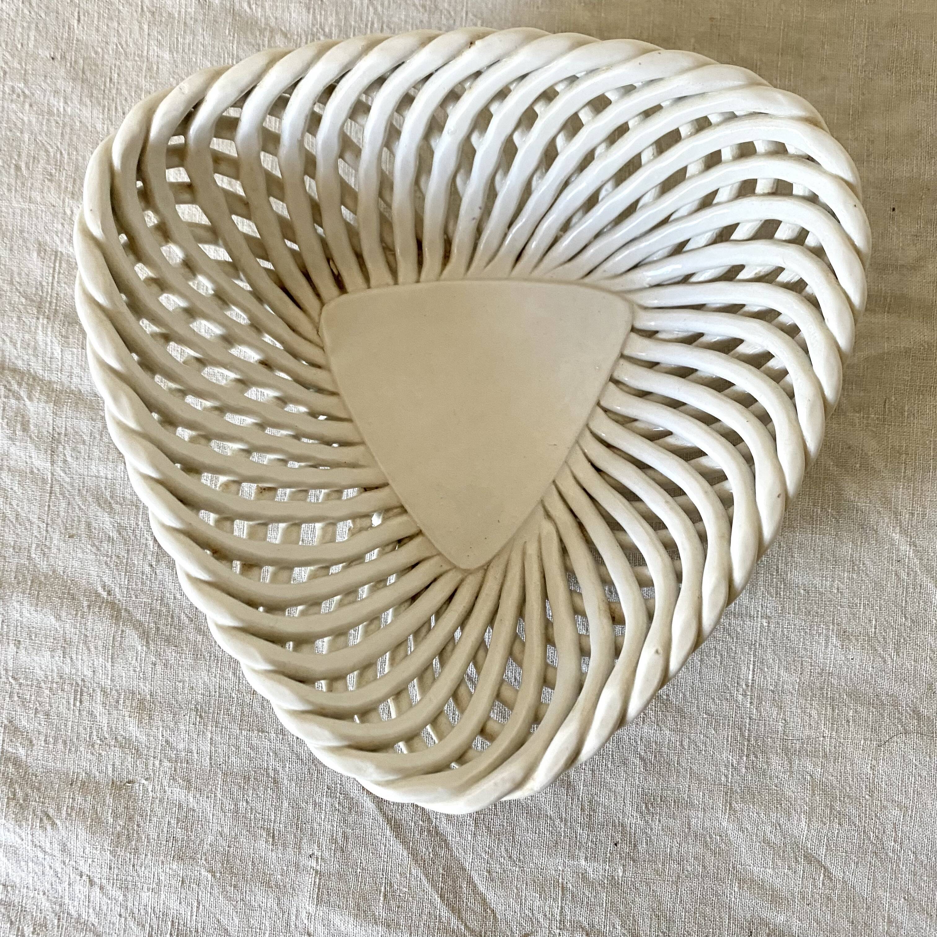 Empty pocket in woven ceramic Italy