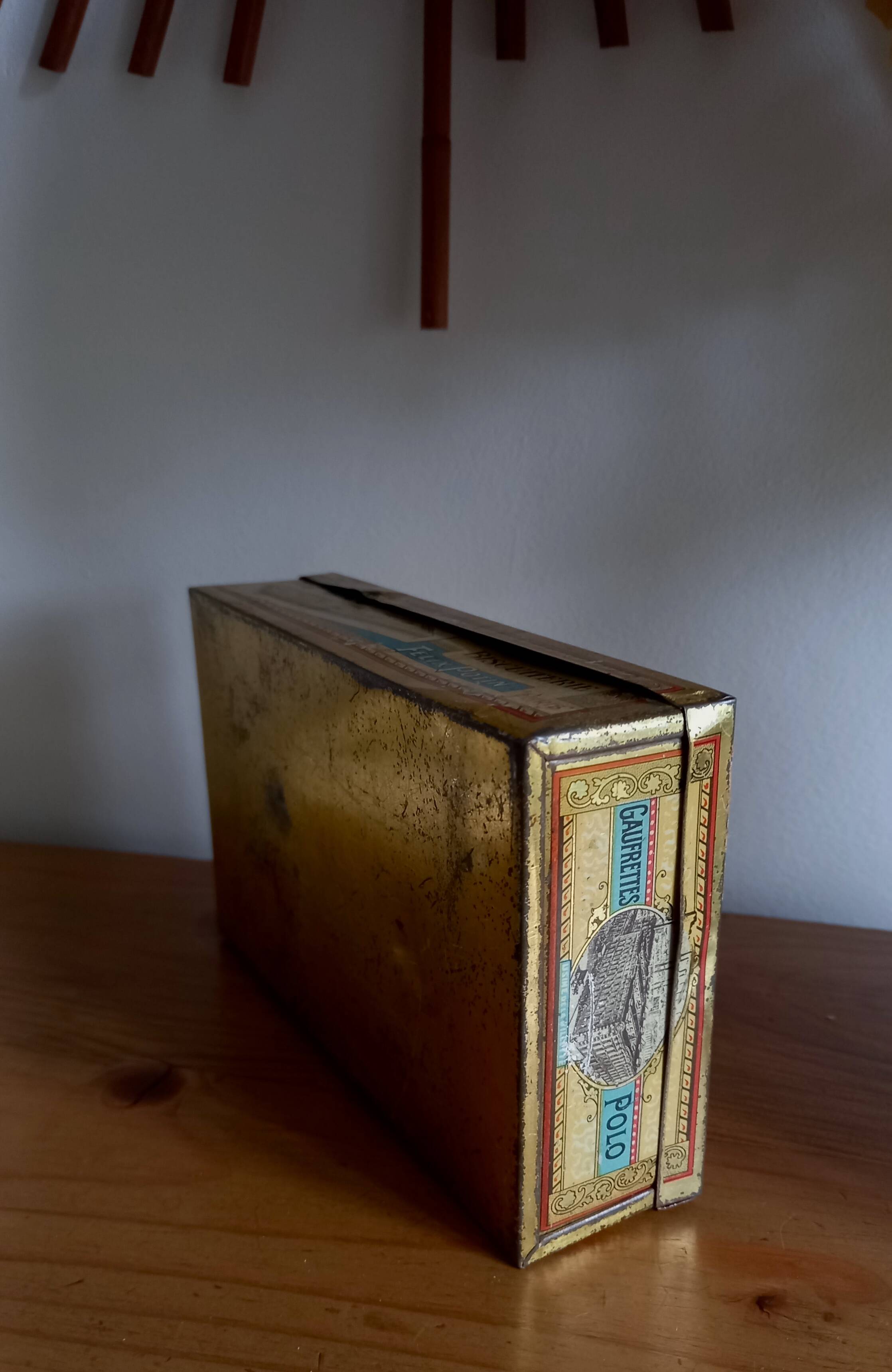 Polo Félix Potin lithographed tin box - Antique collectible tin box