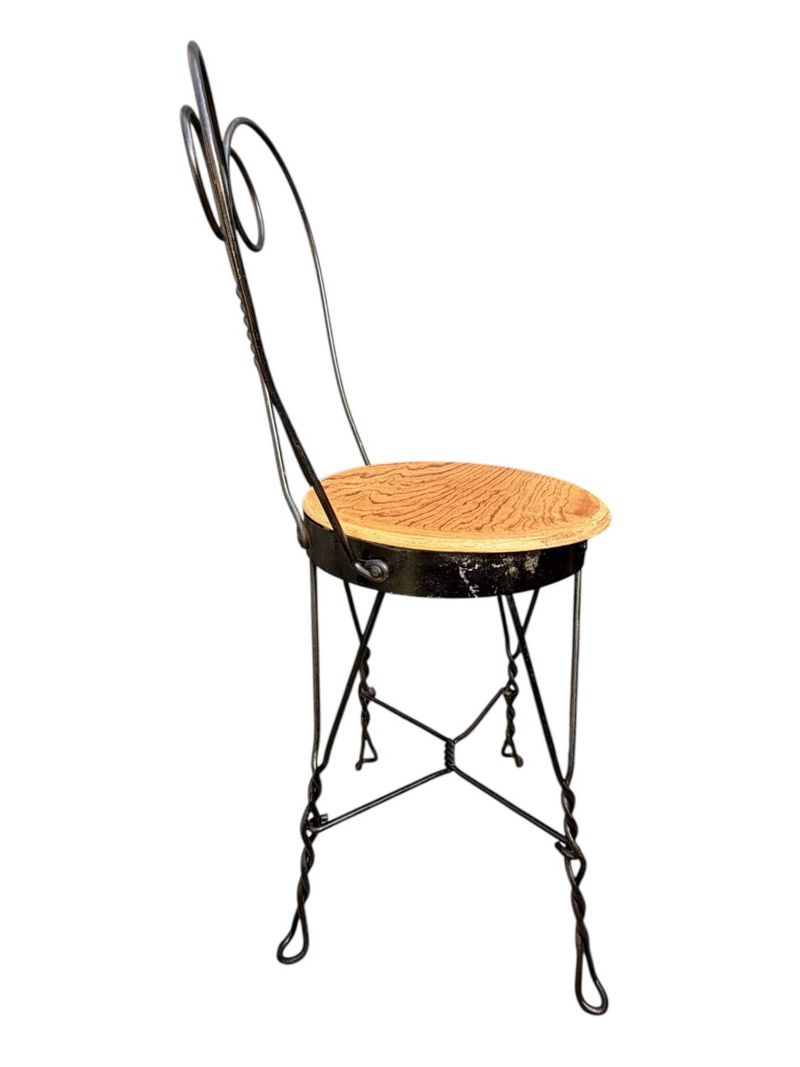 Set of 4 vintage wrought iron chairs from the 1940s.