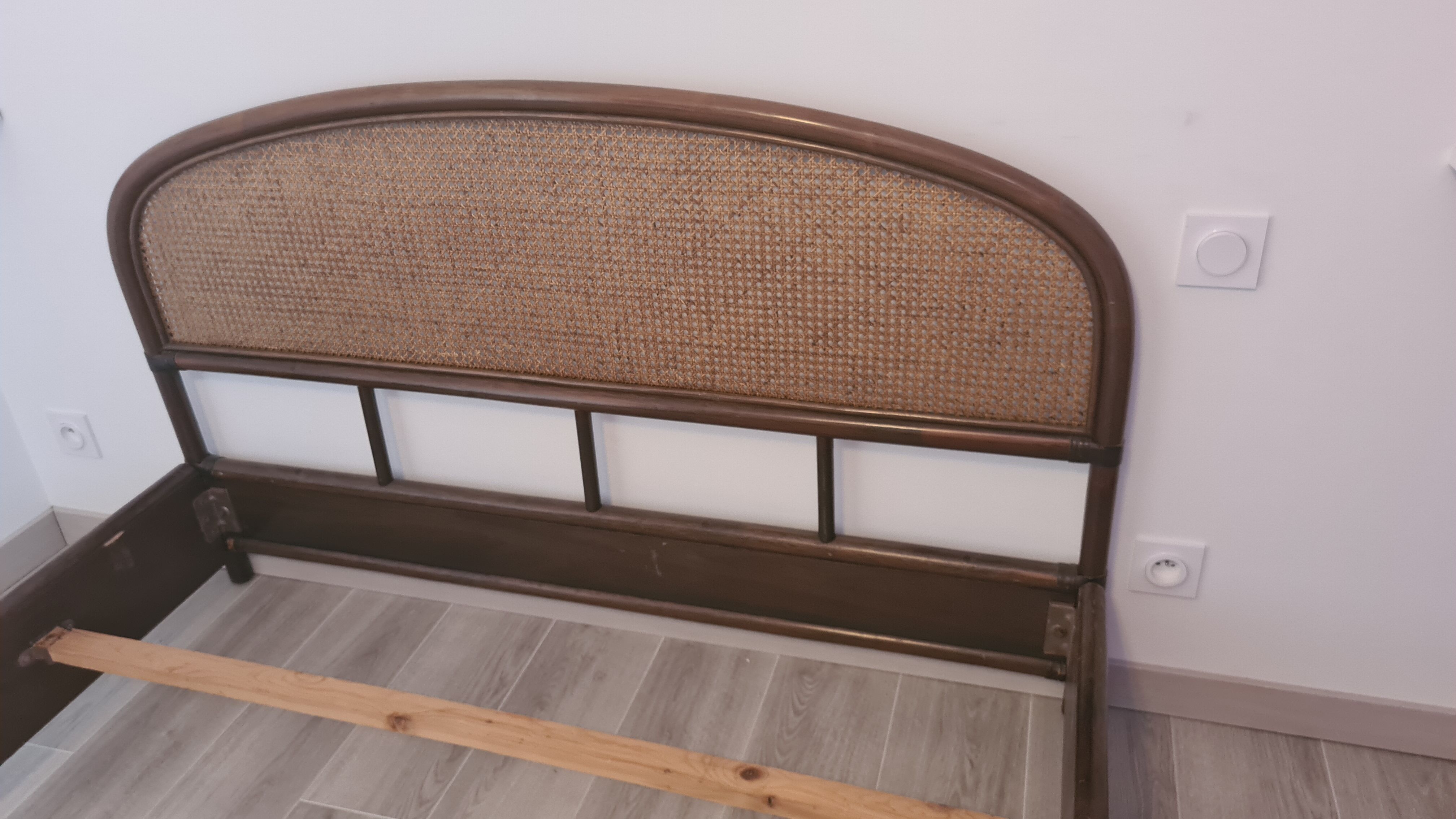 Two-seater vintage rattan bed 140 x 200 cm