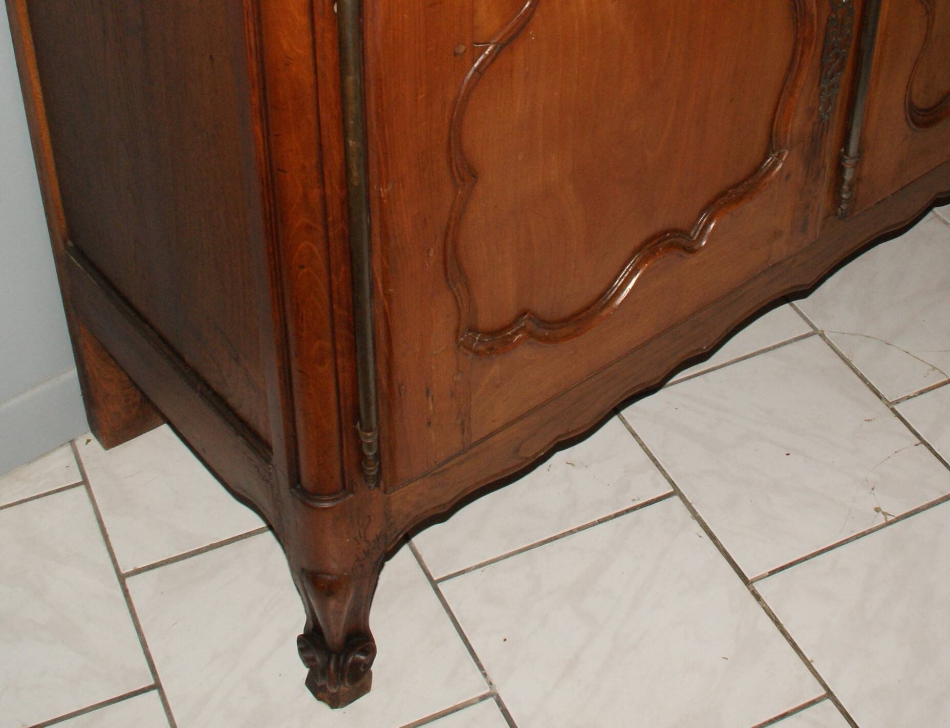 Louis XV oak and cherry wood sideboard