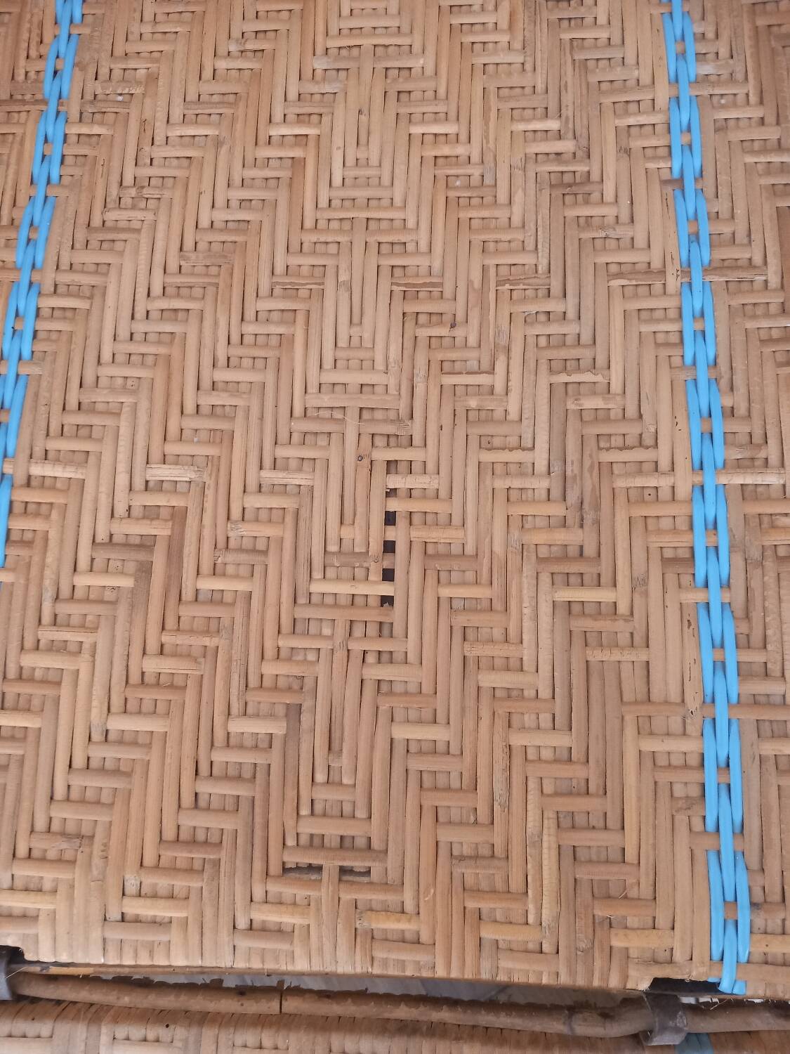 Rattan lounge chair