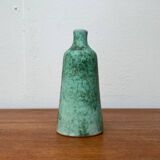 Minimalist ceramic vase carafe from the East German studio GDR by Kerstin and Ralf Unterstab for Kunsttöpferei Unterstab KTU, 1960s.