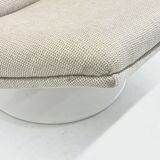 Artifort F511 armchair in cream