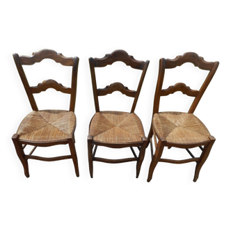 Lot 3 chaises anciennes en bois et assise en paille