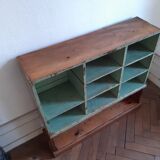 Étagère bibliothèque ancienne en sapin patiné épicerie