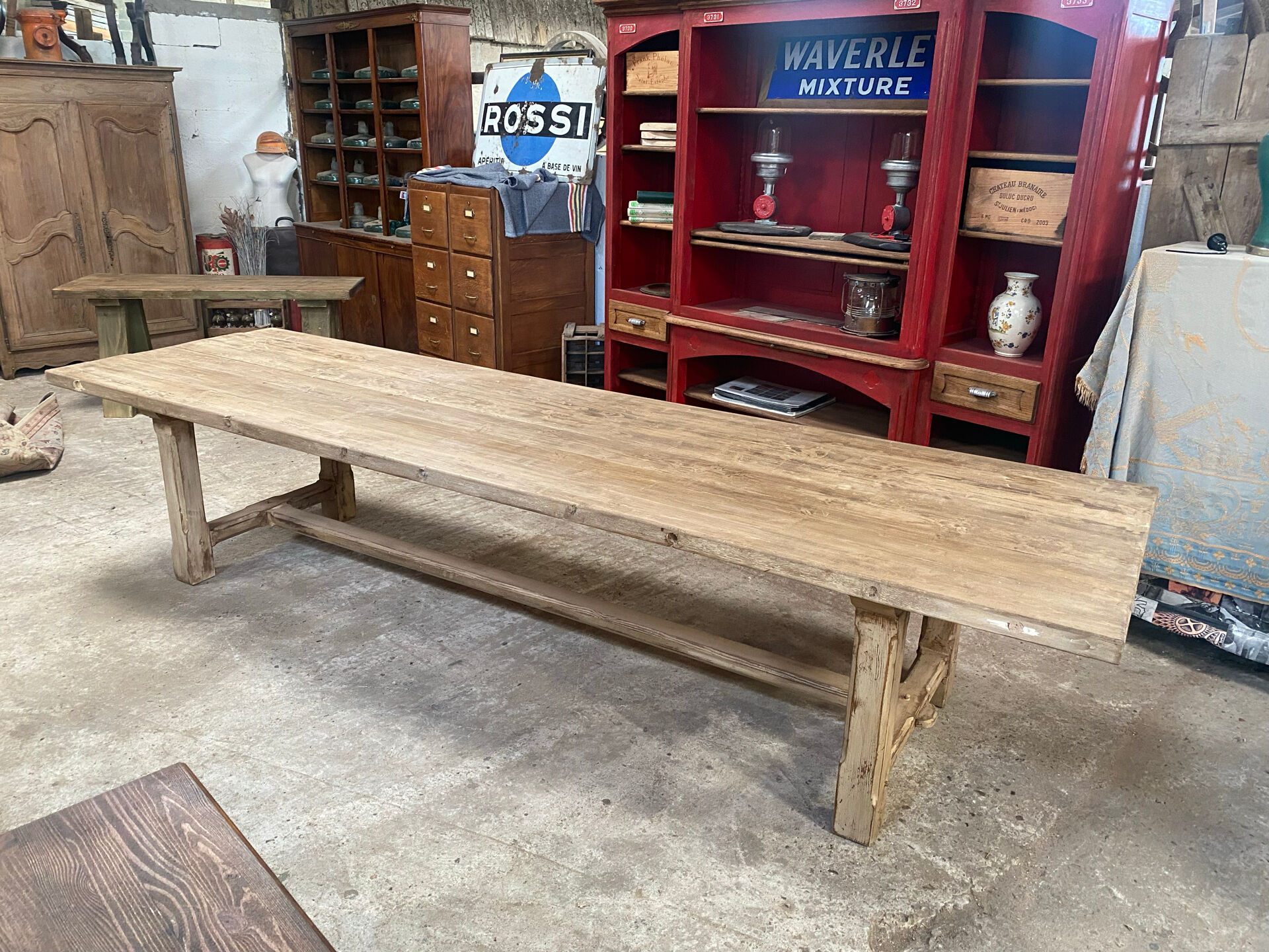 Table de ferme Monastère