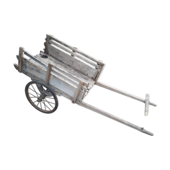 Old wooden cart
