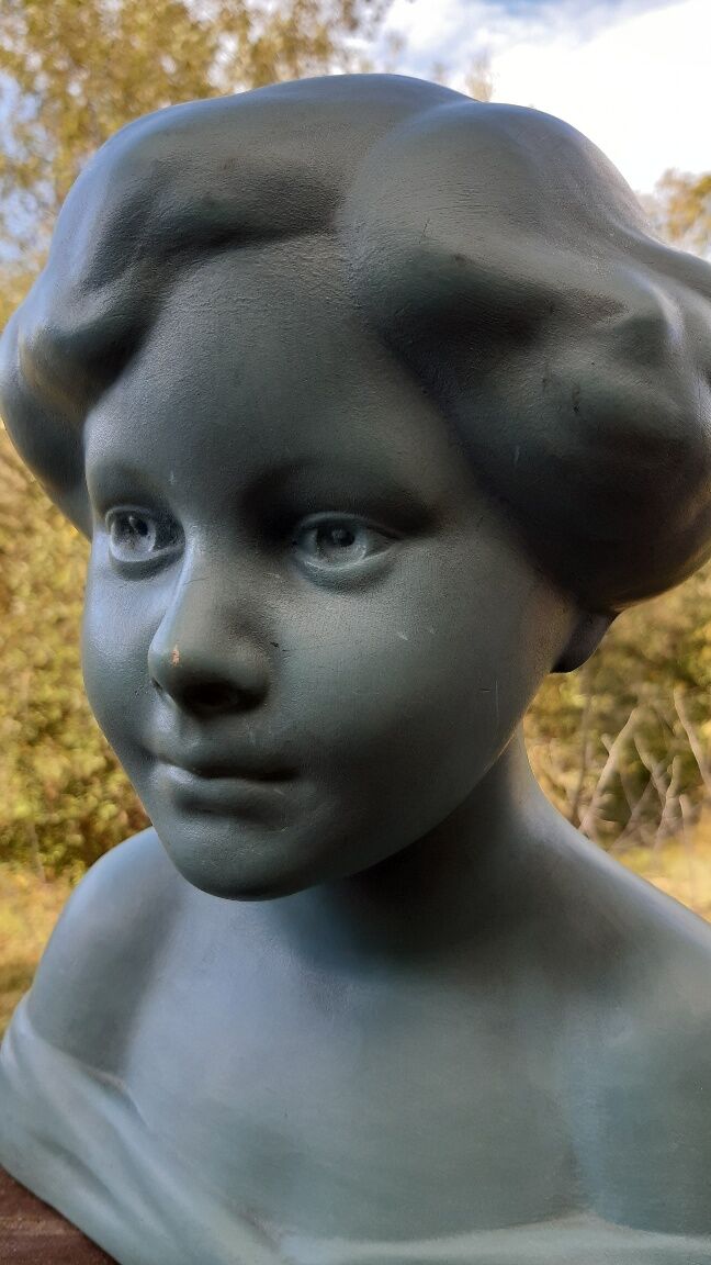 Ceramic bust Sarreguemines France