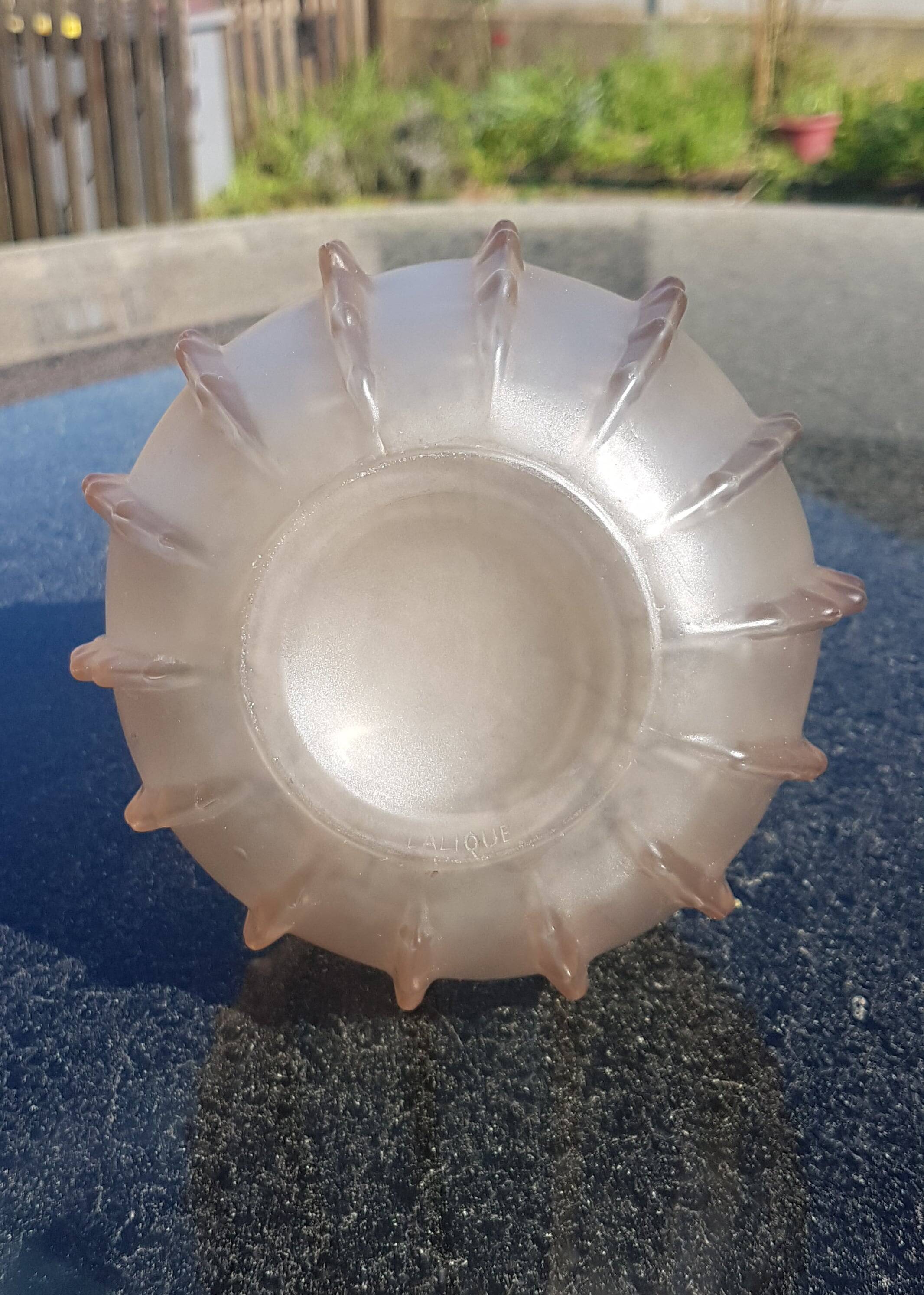 Vase Lalique modèle dentelé