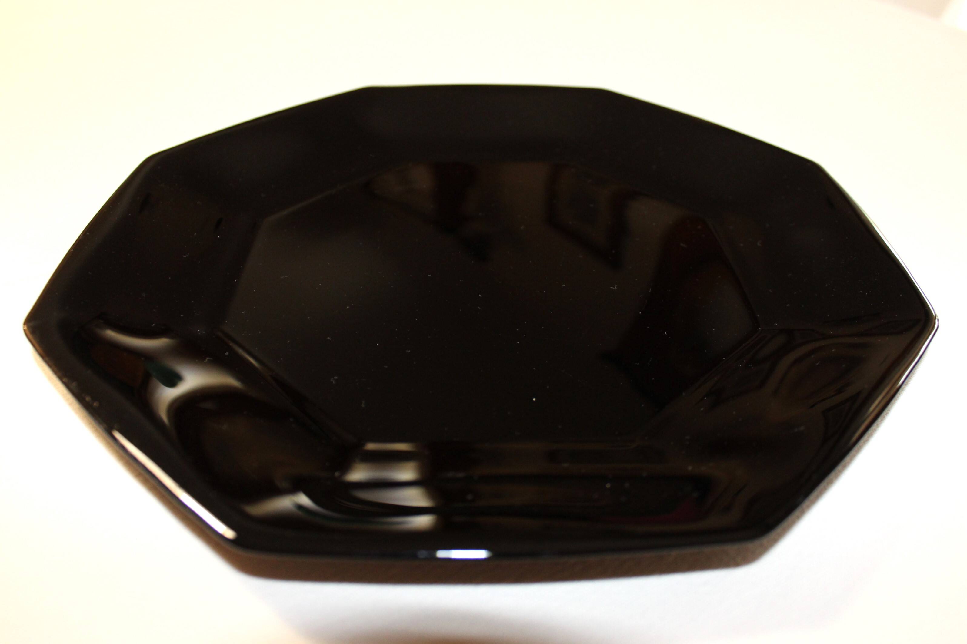 6 black Arcoroc "Octime" dinner plates (set 2)