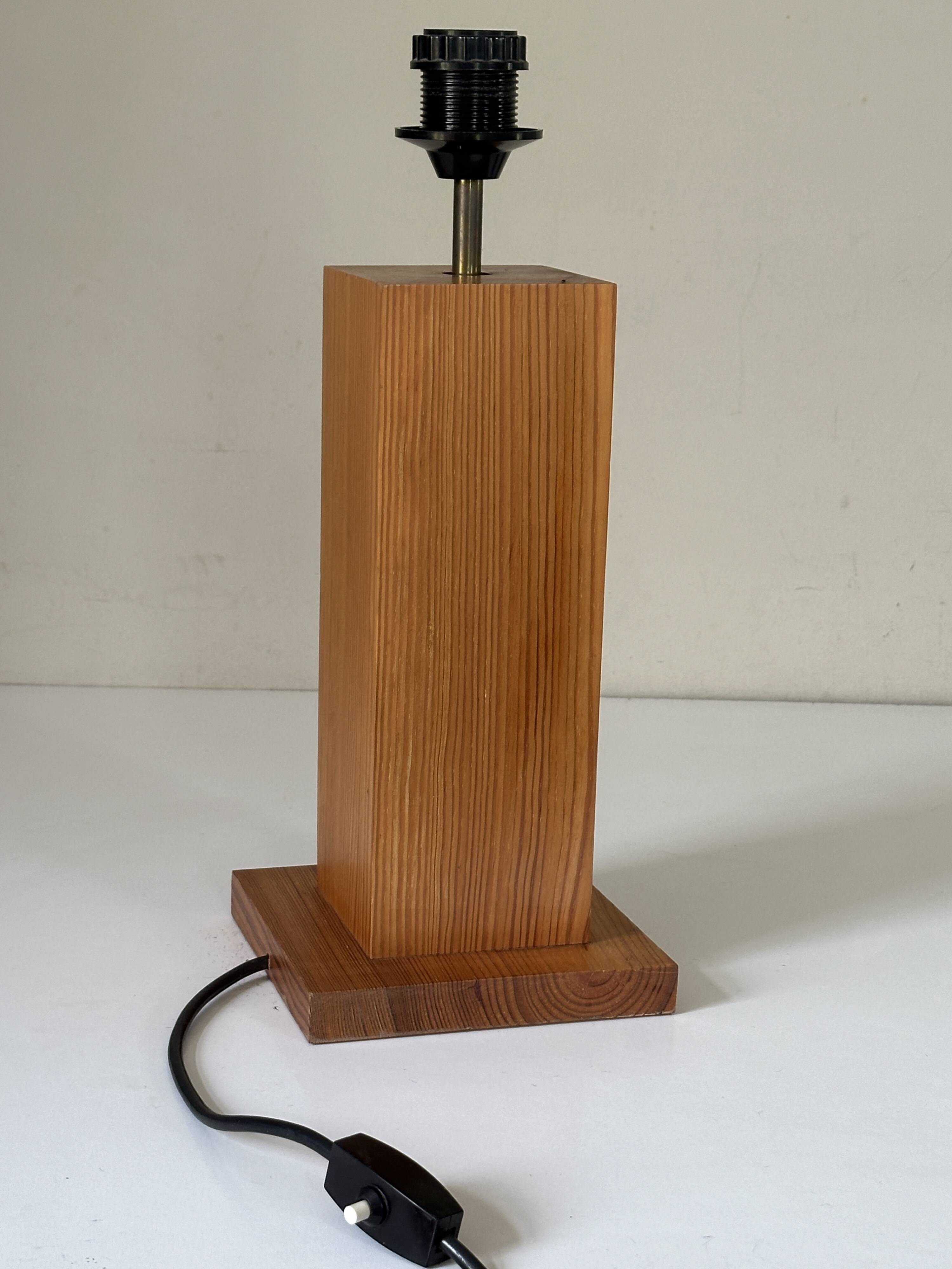 Lampe en pin vintage design années 70 80