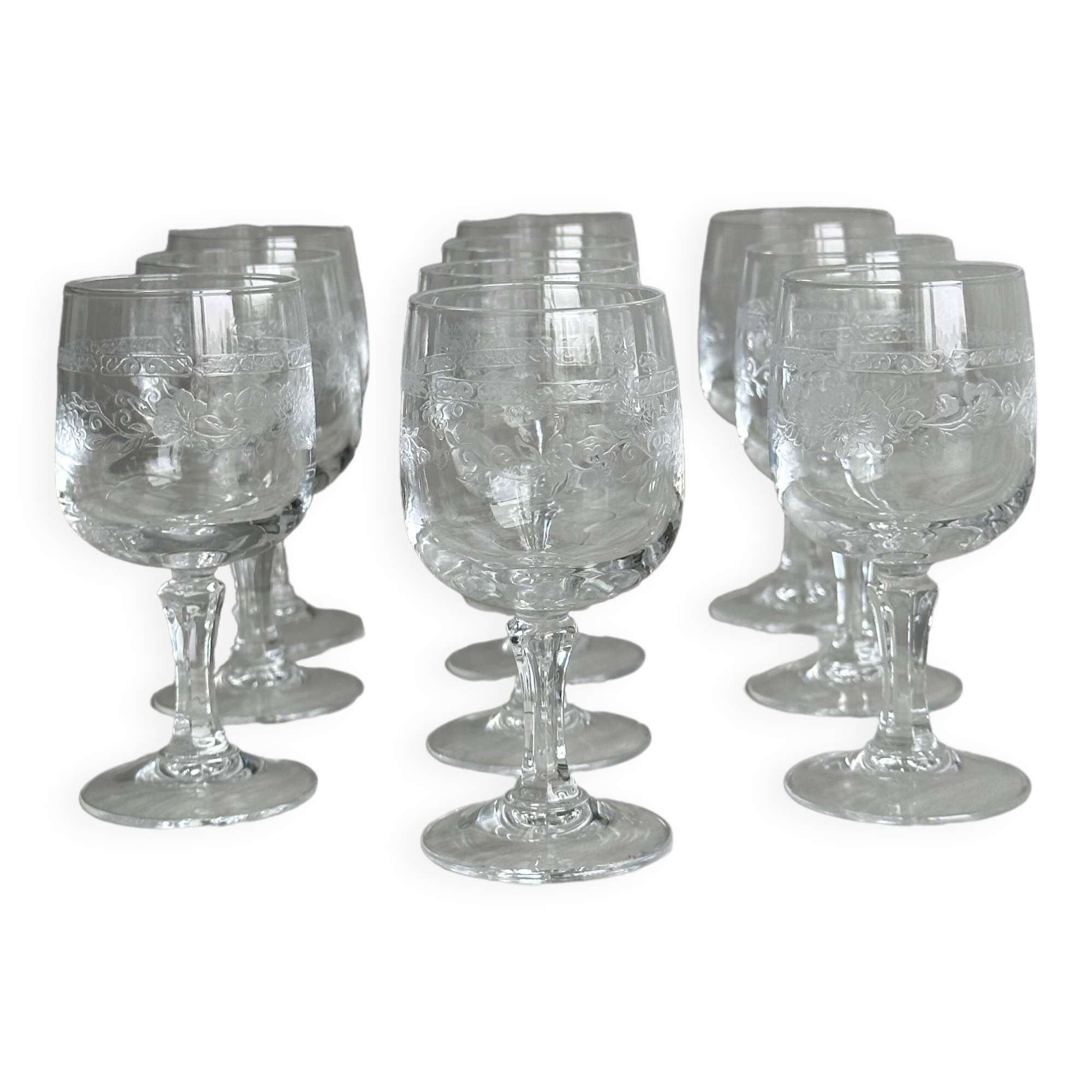 10 crystal liqueur glasses with floral motifs, Matignon model
