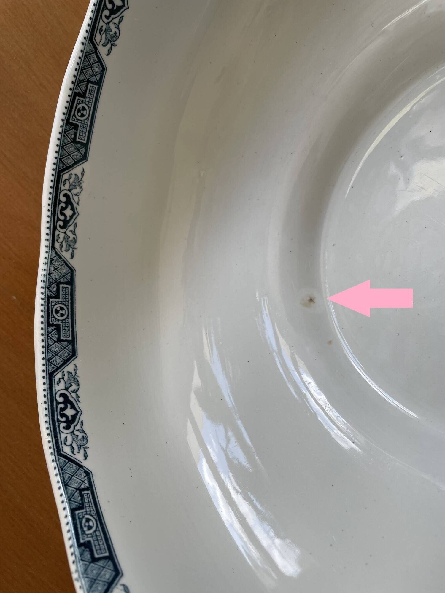 Antique footed bowl in Saint-Amand earthenware (Nord)