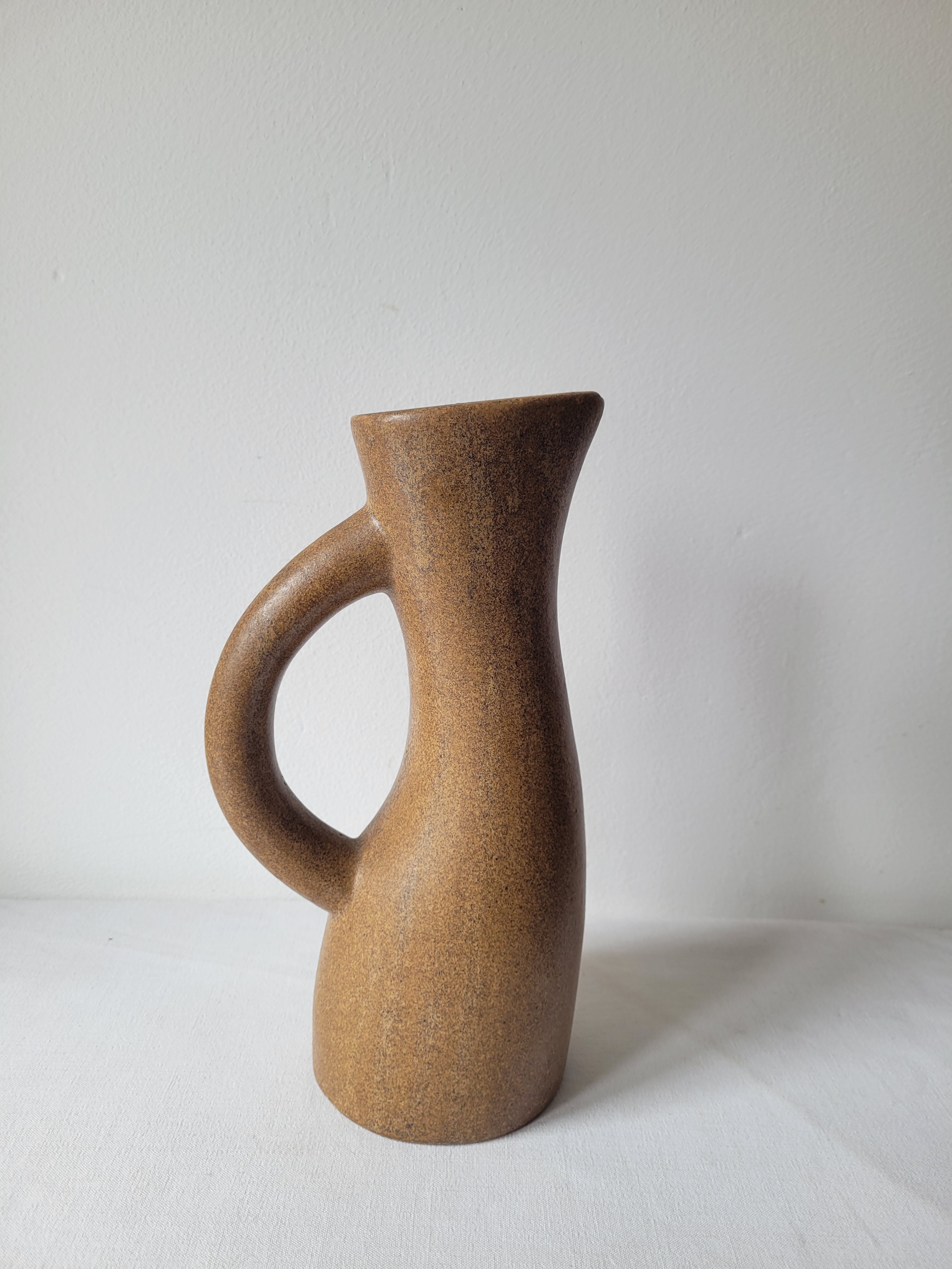 Sandstone pitcher