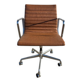 Tan Herman Miller Original Eames EA335 Ribbed Desk Aluminium Chair