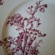 Plat faïencerie girns chardon in red