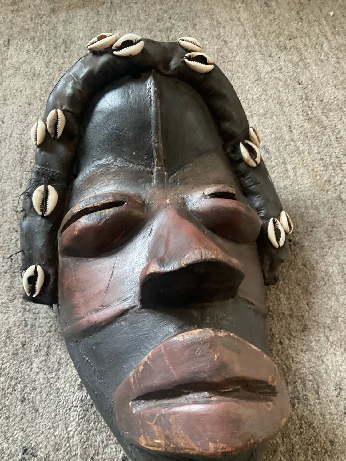 Ancien Masque tribal Dan en bois sculpté
