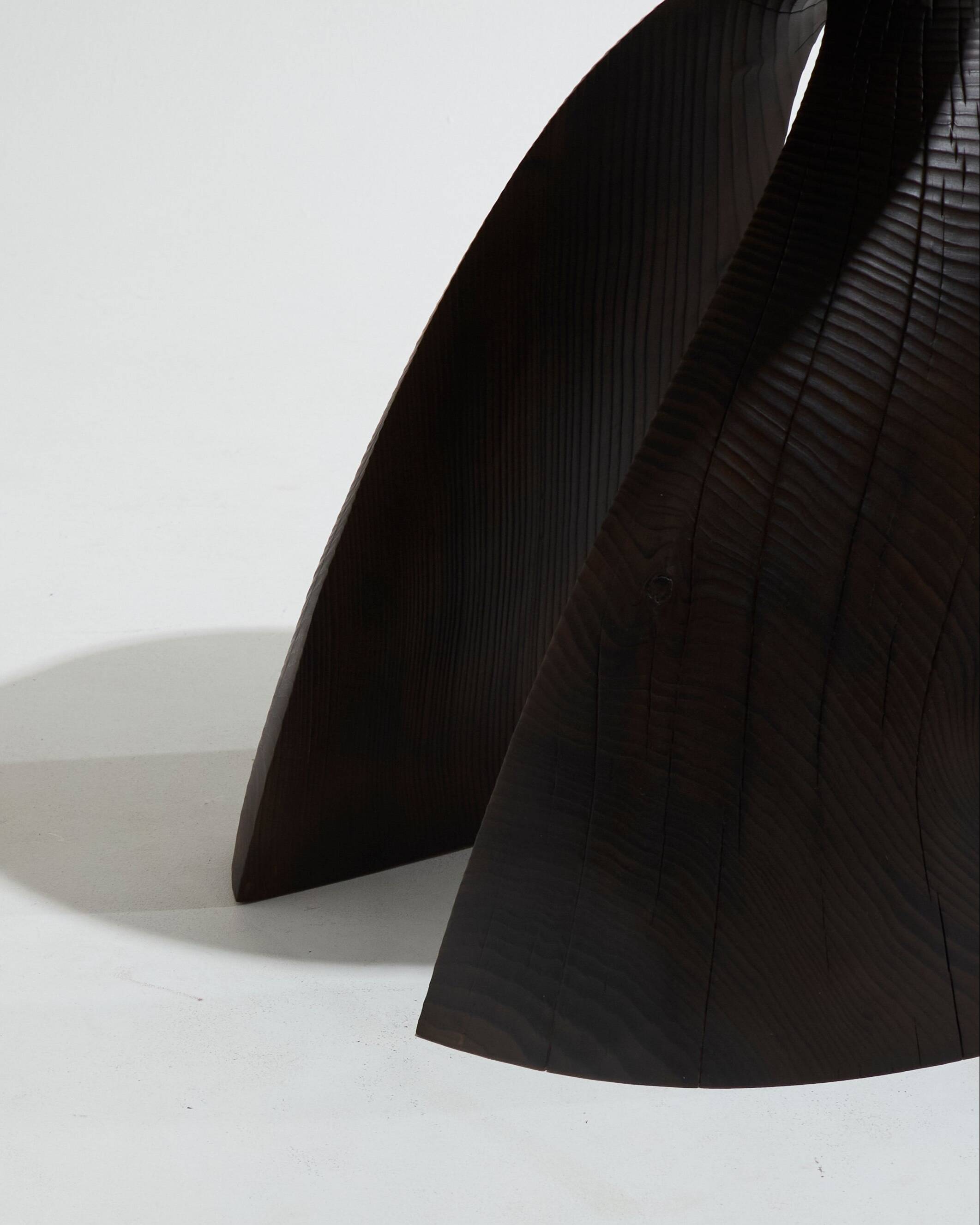 Guéridon Agalychmis en bois noir