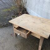 Low farmhouse table