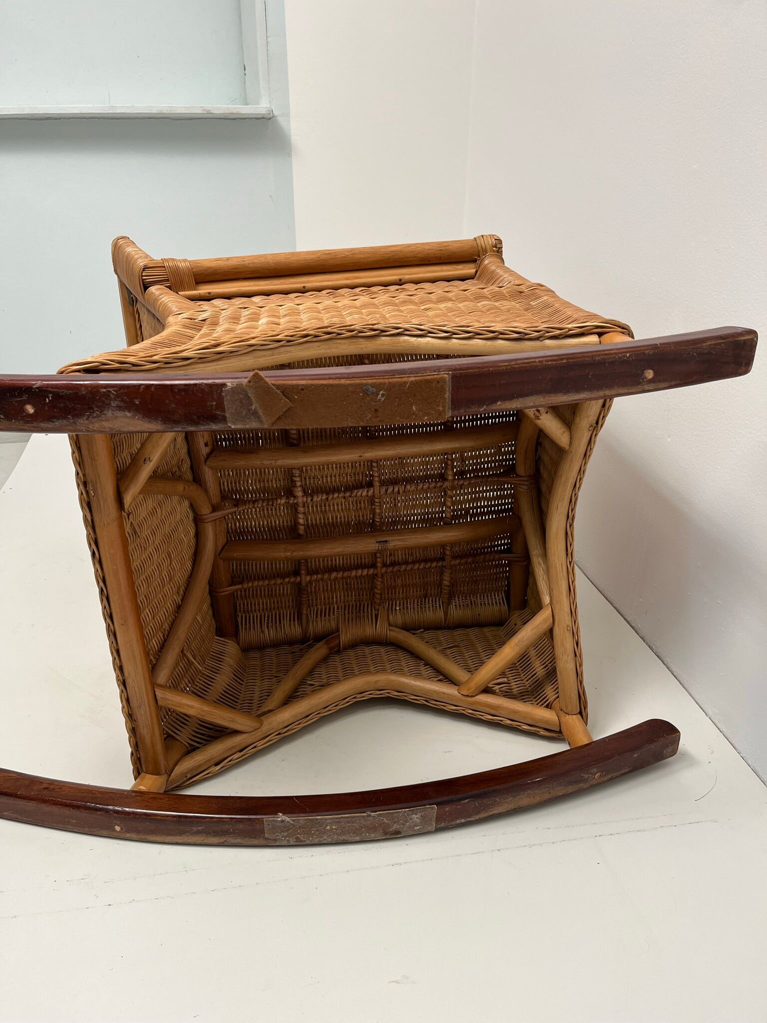 Rocking chair en rotin