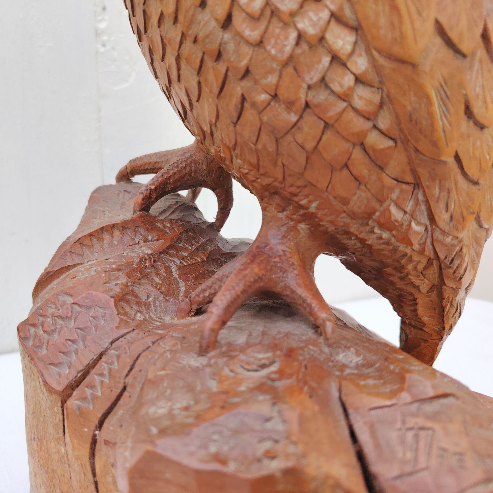 Large wooden owl, sculpture by Alain Dréan, Auray