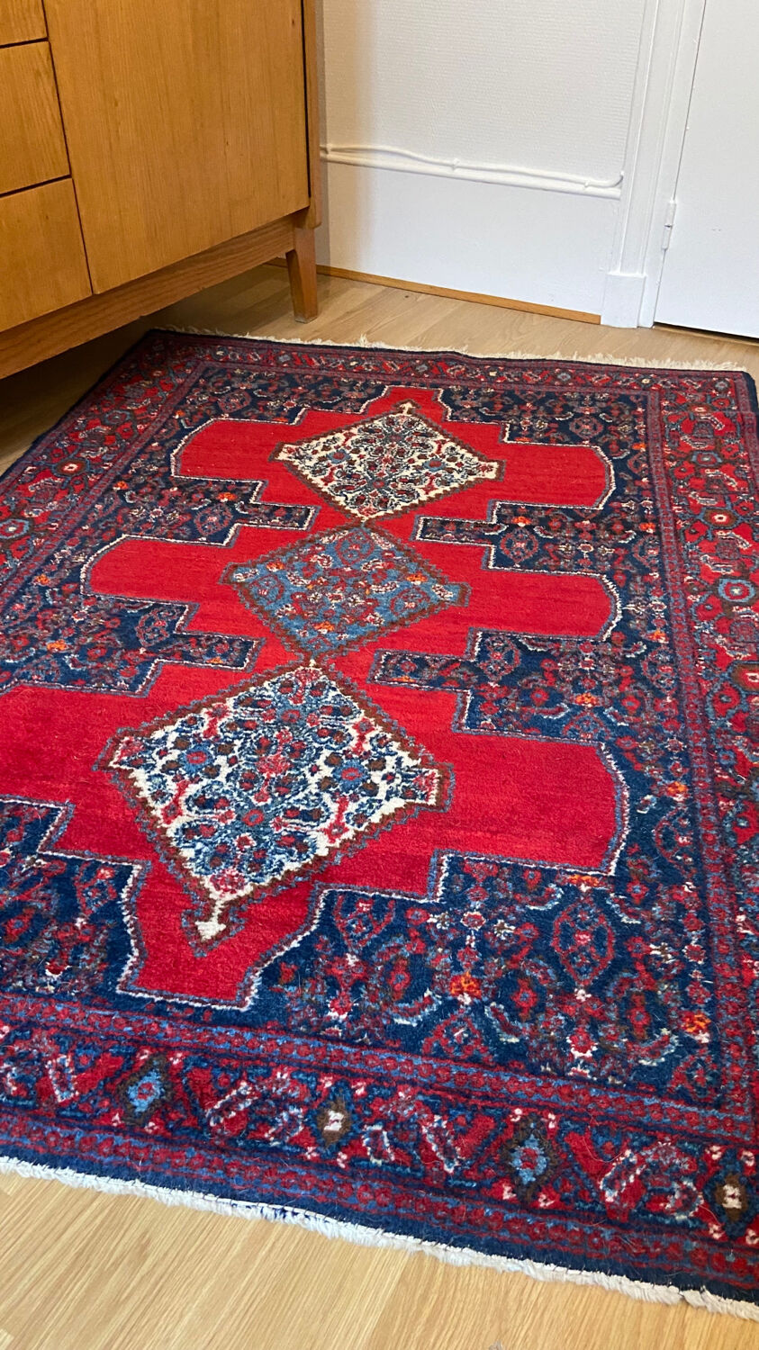 Vintage carpet Persian style 151 x 111 cm