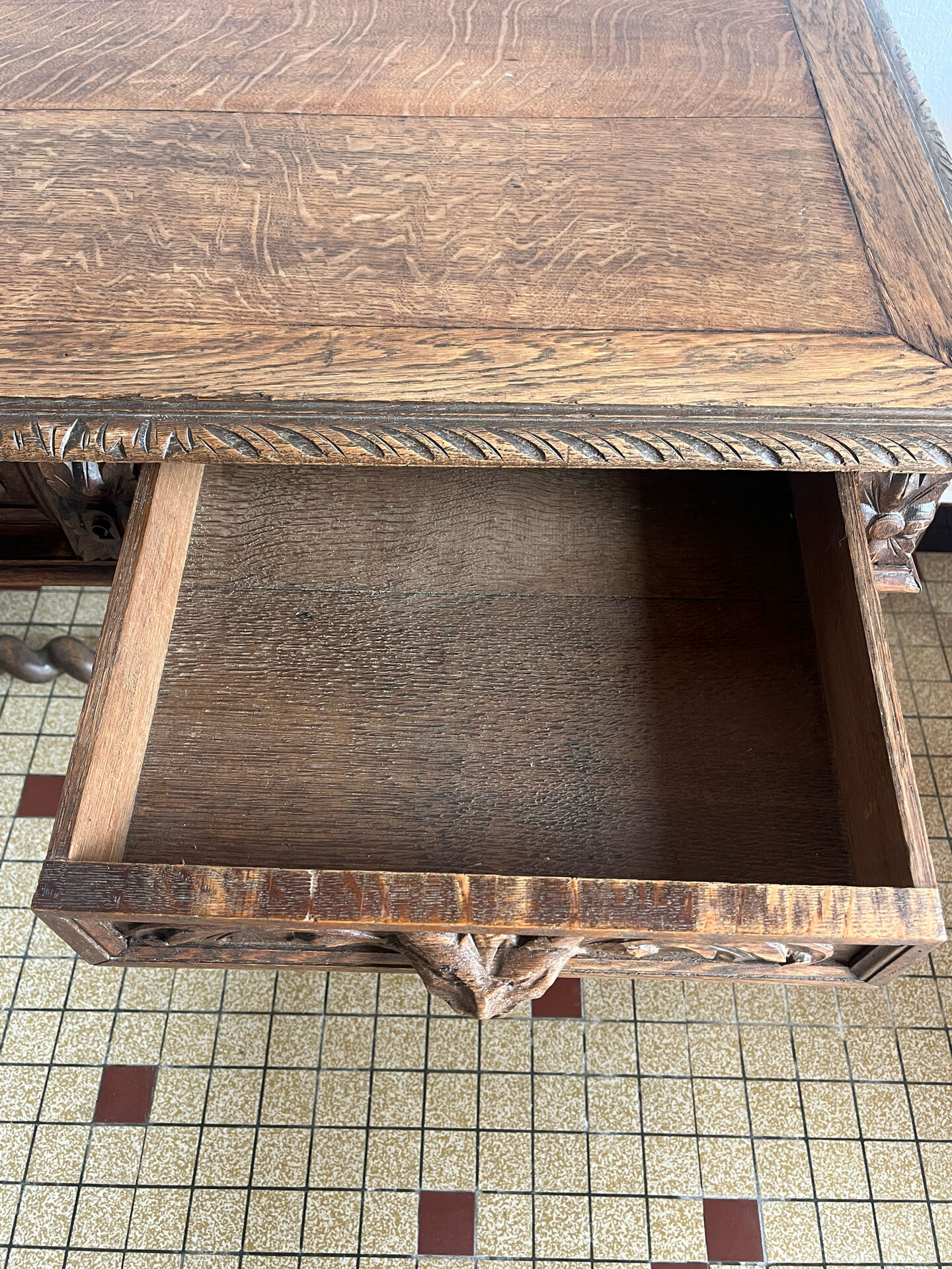 Louis XIII style desk in solid oak with twisted legs.