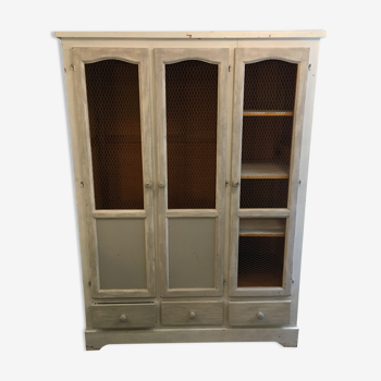 Ancienne armoire d’hôtel