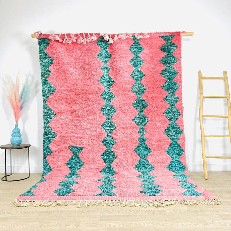 Handwoven Berber rug, size 150 x 250 cm