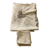Embroidered tablecloth and its 12 napkins