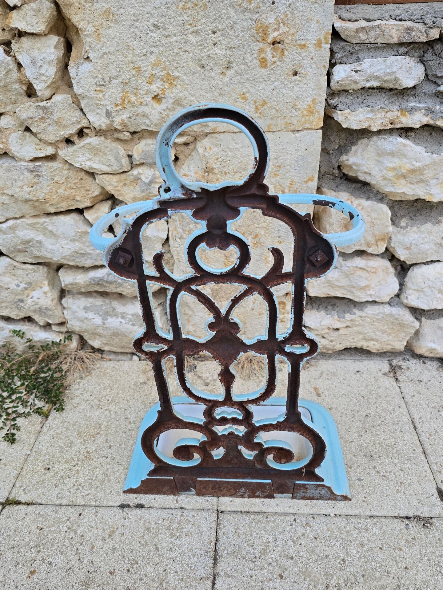 Art Nouveau cast iron umbrella stand – Deville, Pailliette & Cie, Char