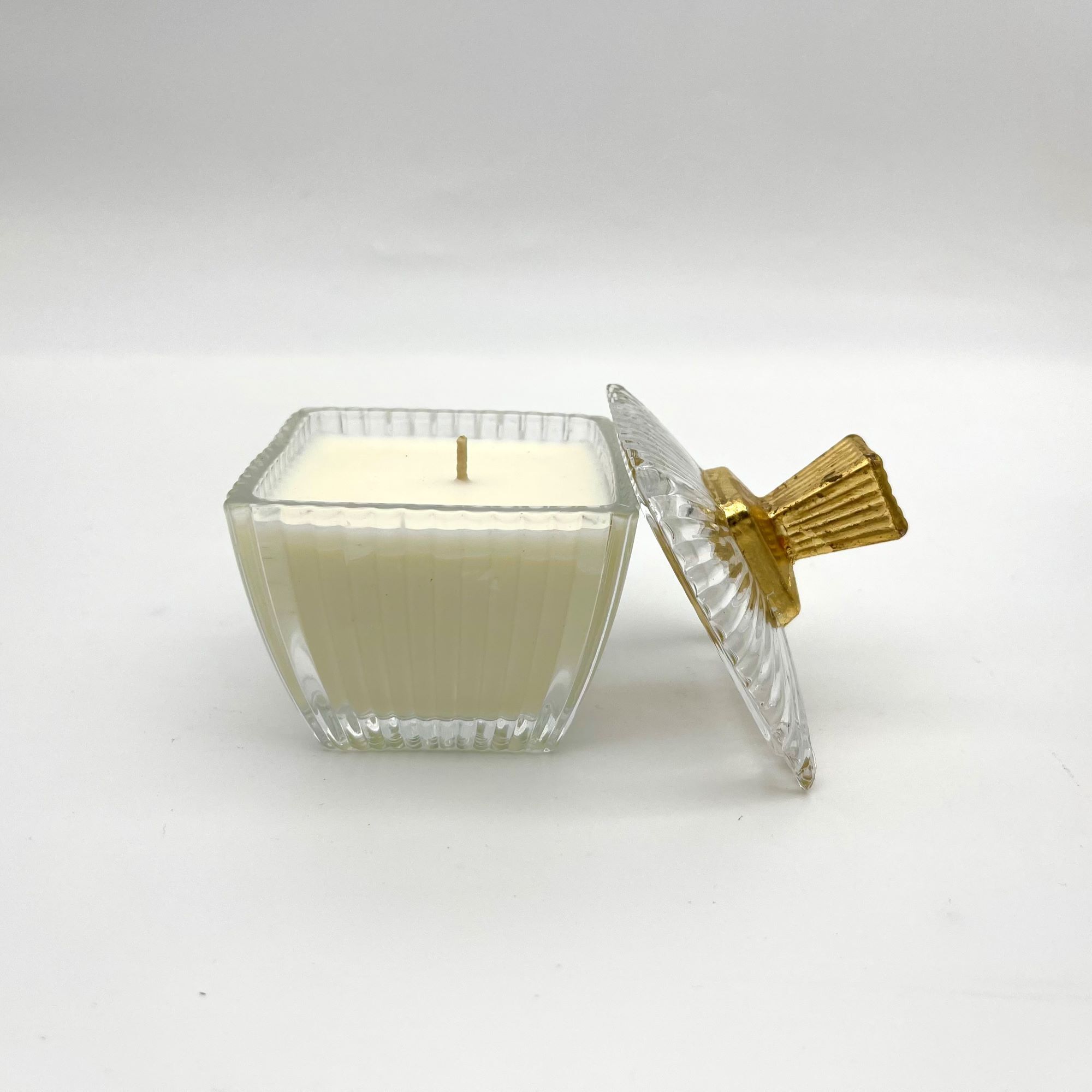 Sweeten square candle, scented with the scents of summer