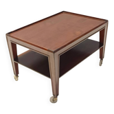 Table basse rectangulaire élégante en noyer avec roulettes par Paolo Buffa, Italie