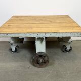 Table basse industrielle grise, années 1960