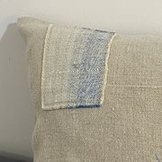 Coussin artisanal en toile ancienne style Kilim