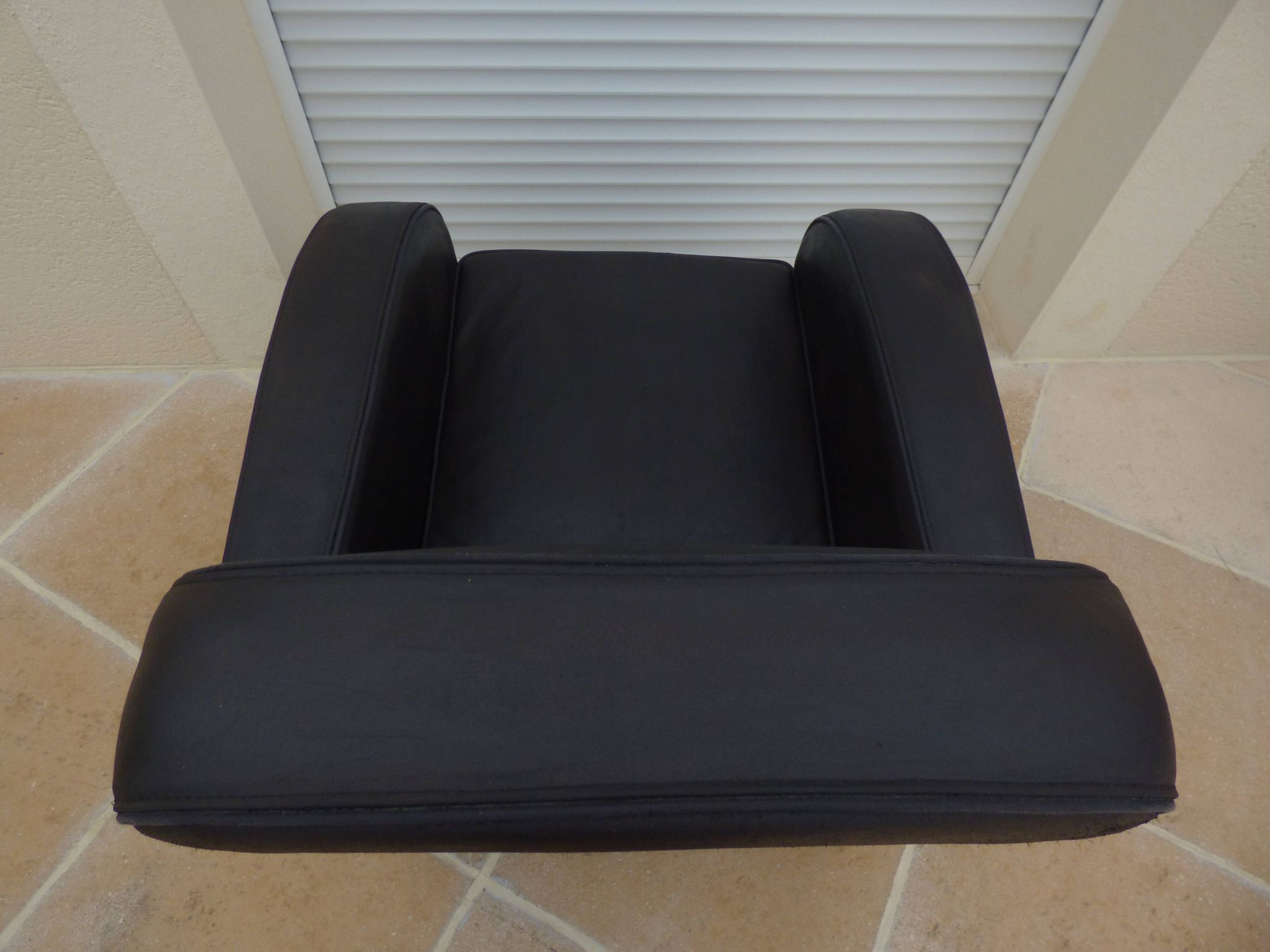Fauteuil club en cuir noir gris - Très bon état