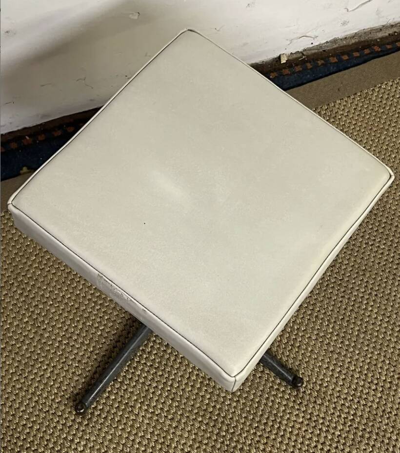 Paire de tabourets métal et skaï vintage