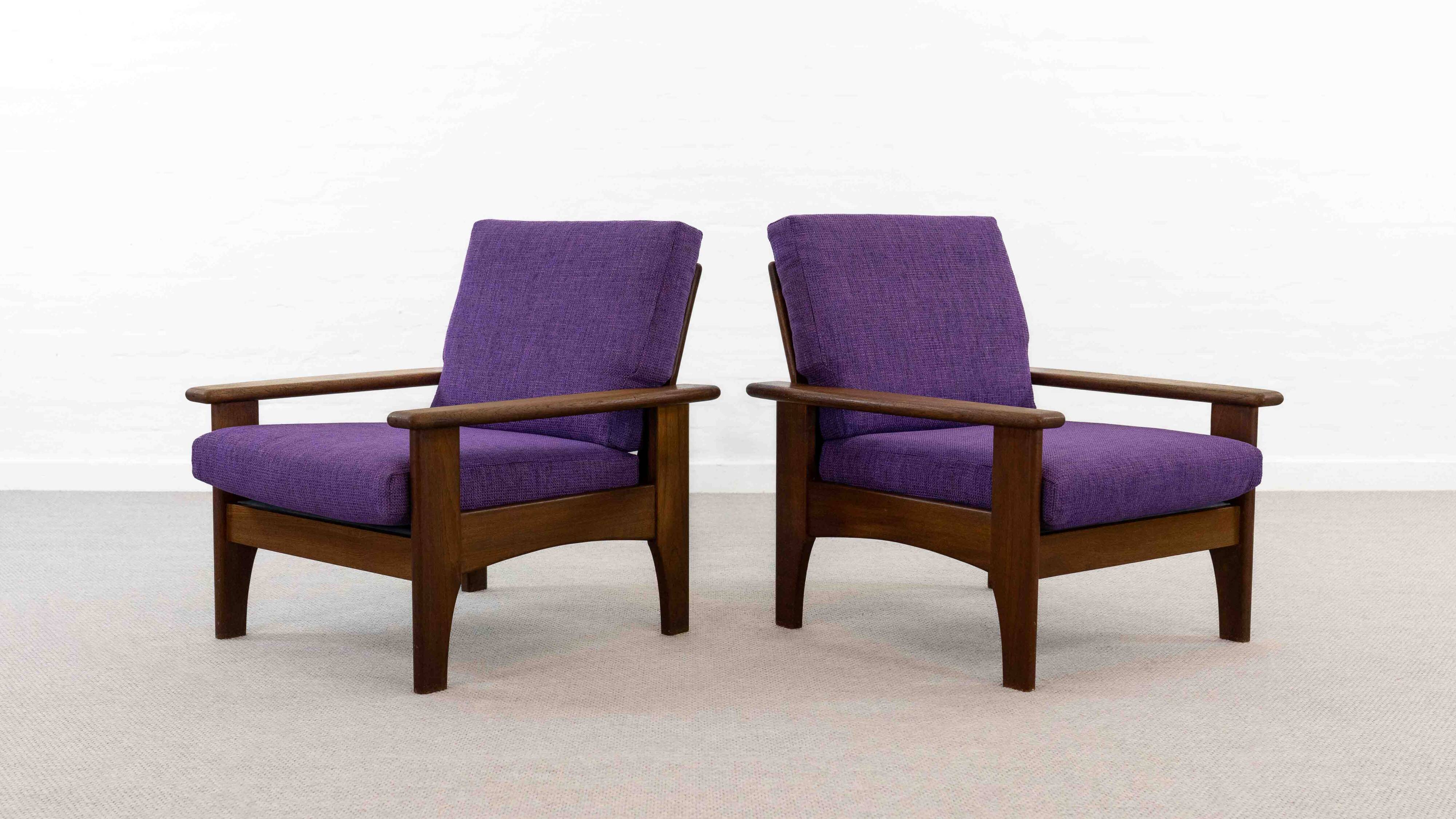 Set of 2 scandinavian easy chairs in teak with purple upholstery