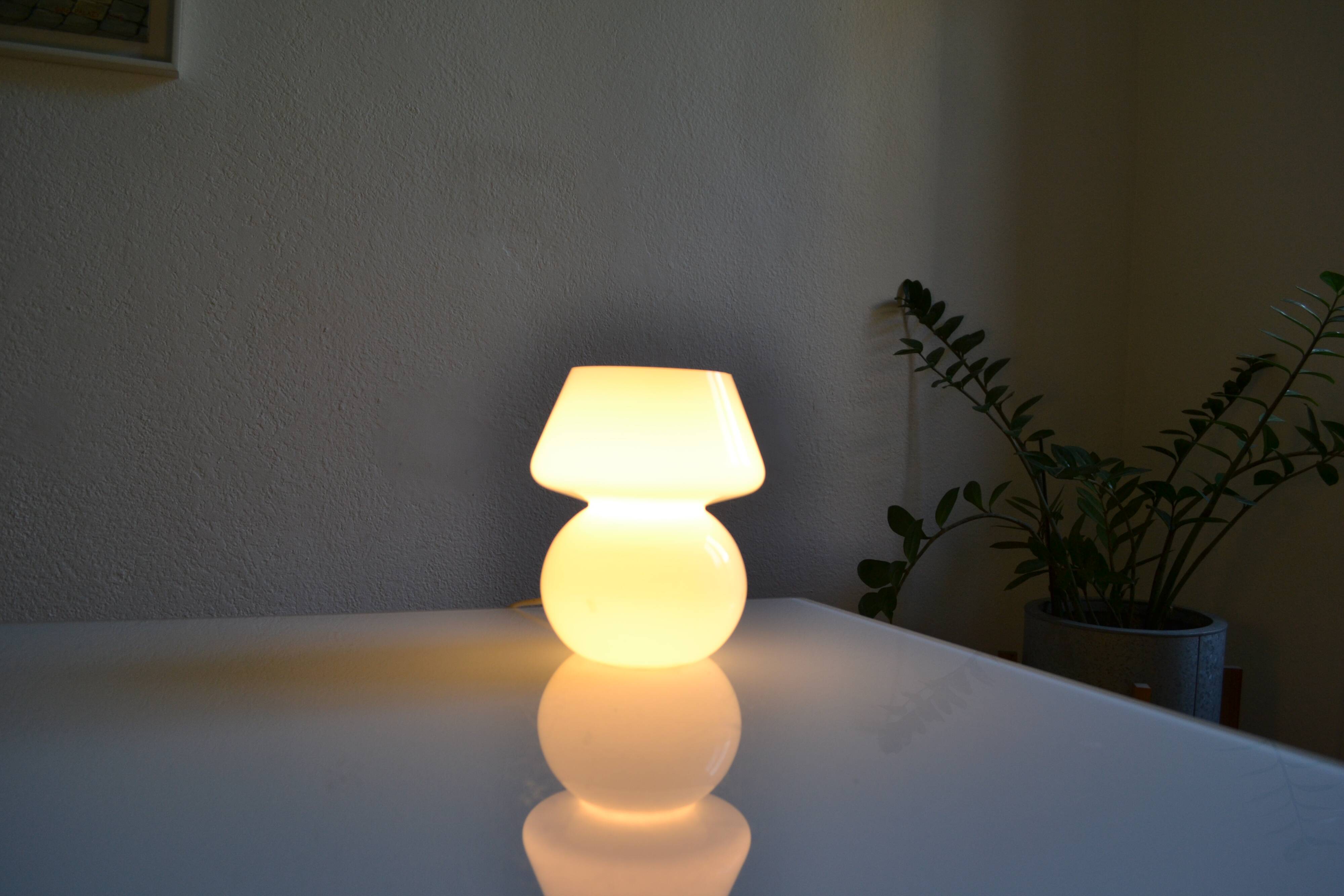 mushroom night light opal glass white Italy 80's 1980