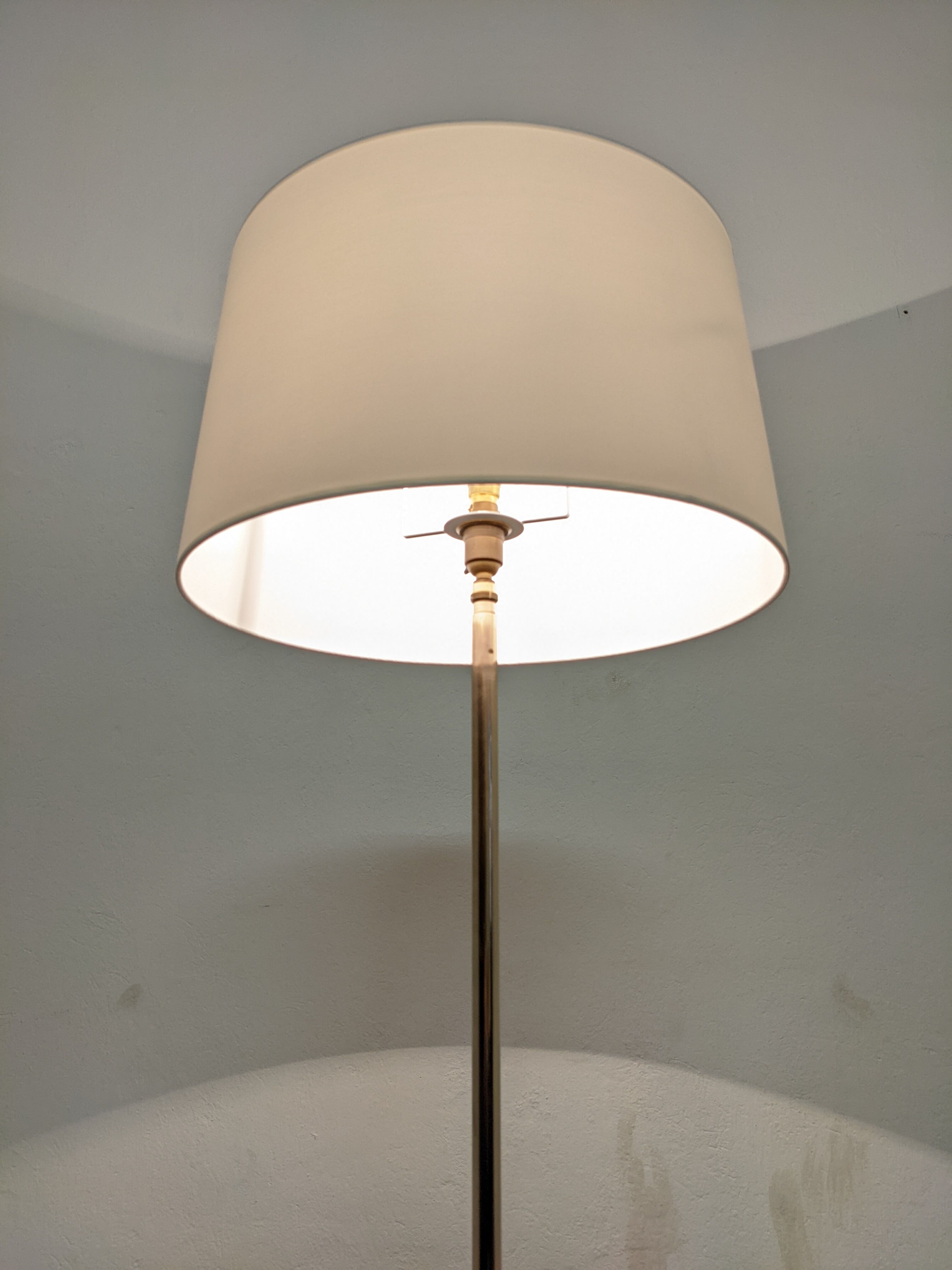 Minimalist bronze and brass floor lamp from the 50s/60s